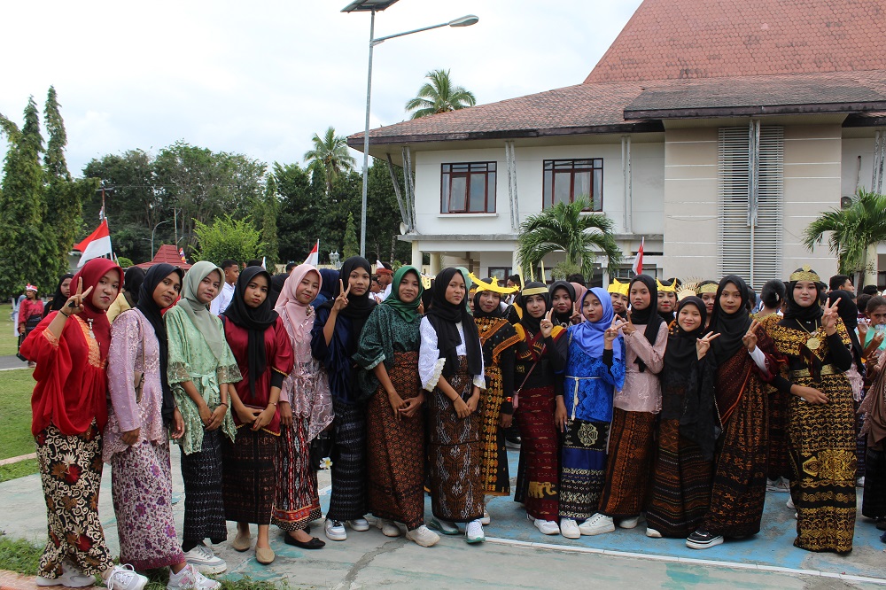 SMP NEGERI 1 ENDE SELATAN MENGAMBIL BAGIAN DALAM LOMBA KARNAVAL BUDAYA HUT RI KE 80 SMP NEGERI 1 ENDE SELATAN MENGAMBIL BAGIAN DALAM LOMBA KARNAVAL BUDAYA HUT RI KE 80SMP NEGERI 1 ENDE SELATAN MENGAMBIL BAGIAN DALAM LOMBA KARNAVAL BUDAYA HUT RI KE 80